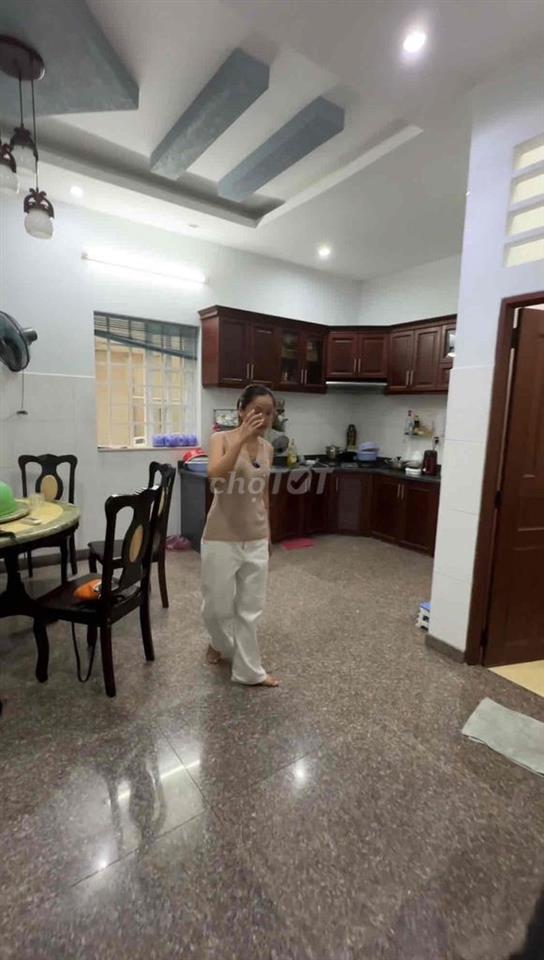 Bán Gấp Nhà Mặt Tiền Đường View Công Viên 72M2-KDC Vĩnh Lộc
