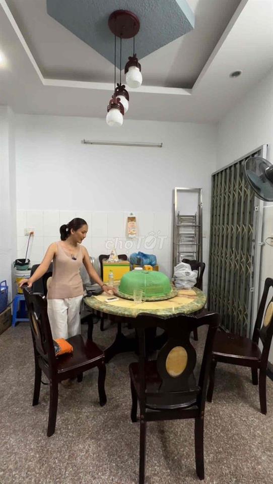 Bán Gấp Nhà Mặt Tiền Đường View Công Viên 72M2-KDC Vĩnh Lộc