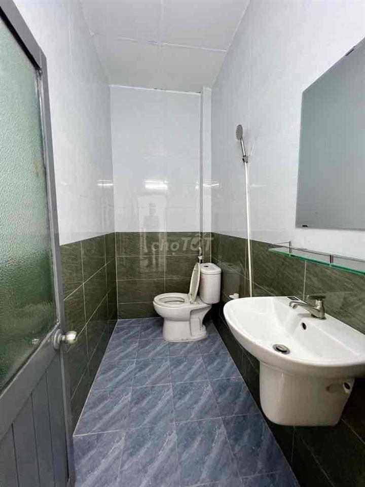 Nhà 2 Tầng 1/ Tỉnh lộ 10 dt 70,5m2 3PN 2WC chỉ 3,950 tỷ SHR