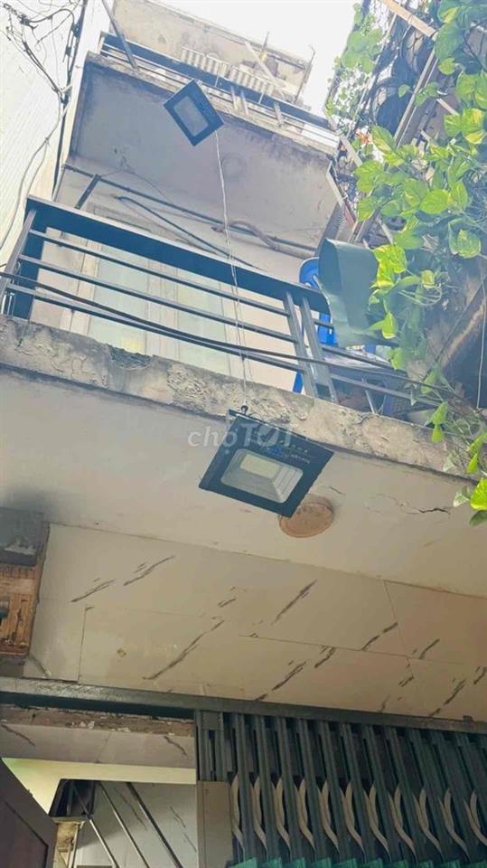 Nhà 3 tầng 1/ Bùi Viện 2PN 1WC chỉ 3.5 tỷ Bến Thành Quận 1
