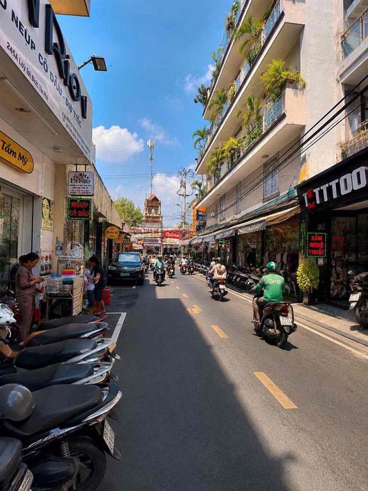 NHÀ ĐẸP LÊ VĂN QUỚI, HẺM 8m, DIỆN TÍCH 71m2,CHỈ NHỈNH 7 TỶ