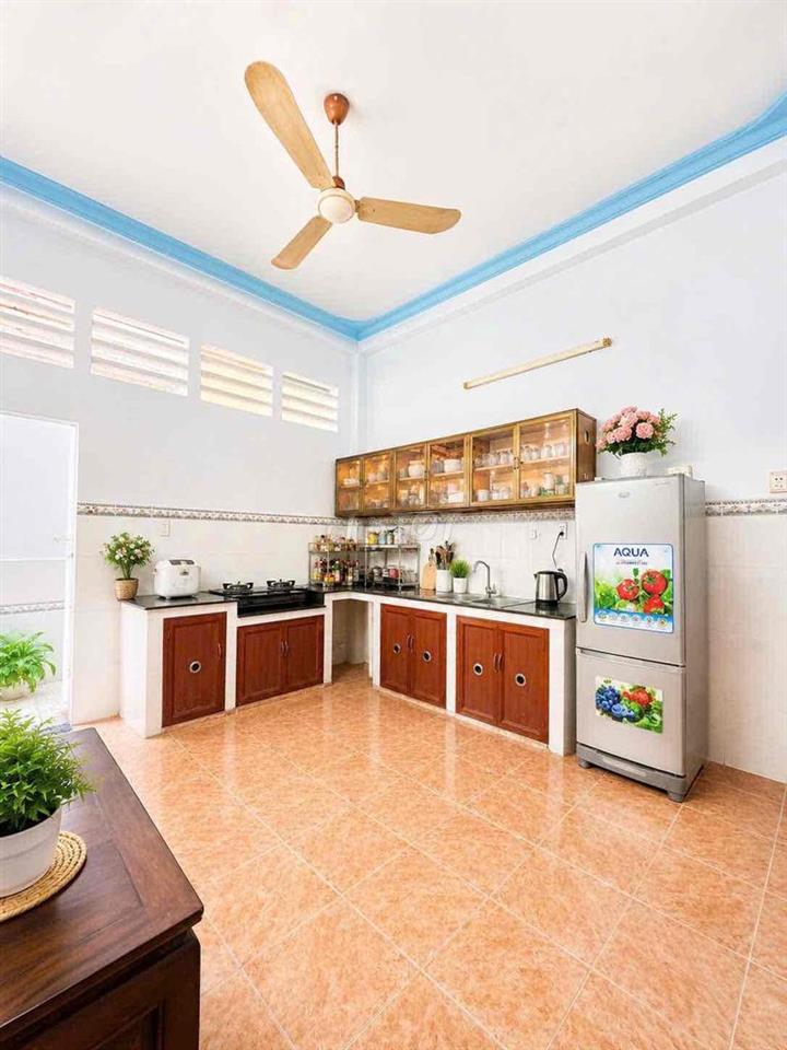 BÁN NHÀ: KHU ẨM THỰC TÔ HIỆU-ĐẦM SEN 4M X18M 2 TẦNG BTCT 4PN,CHỈ 7,6TỶ