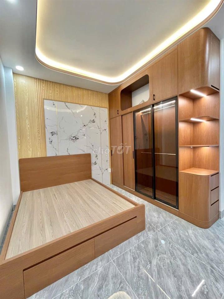 Nhà hẻm sát mặt tiền đường Mã Lò