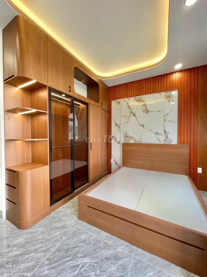Nhà hẻm sát mặt tiền đường Mã Lò