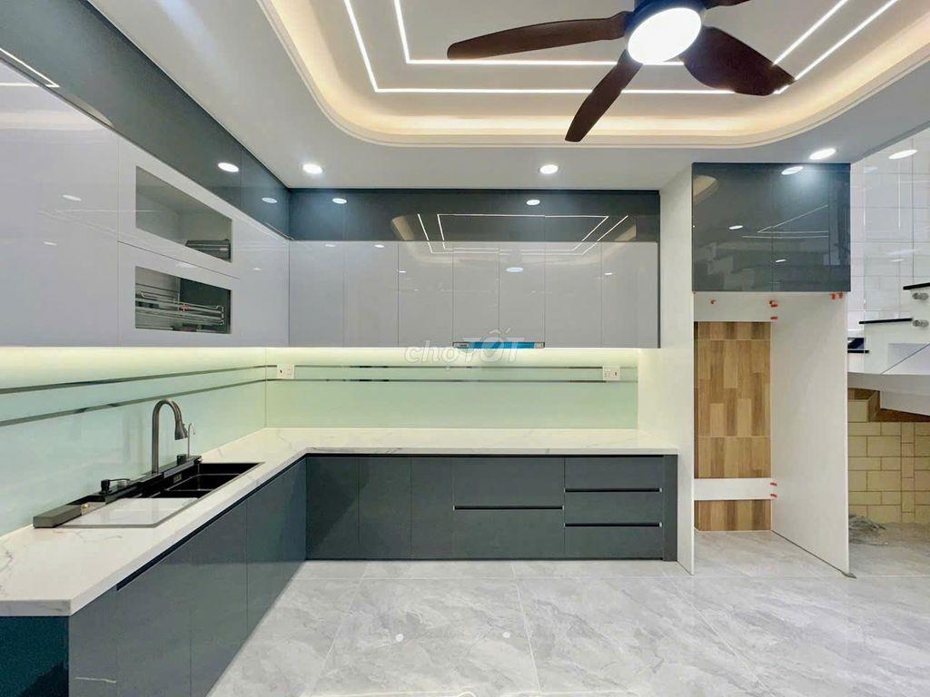 Nhà hẻm sát mặt tiền đường Mã Lò