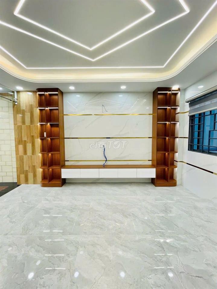 Nhà hẻm sát mặt tiền đường Mã Lò