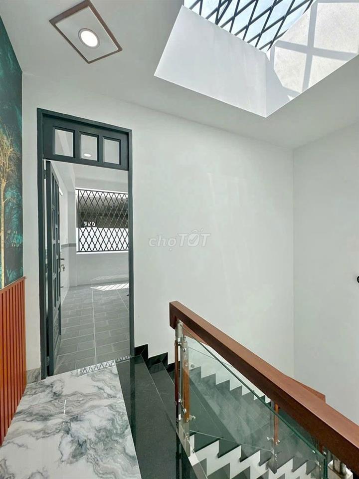 Nhà hẻm sát mặt tiền đường Mã Lò