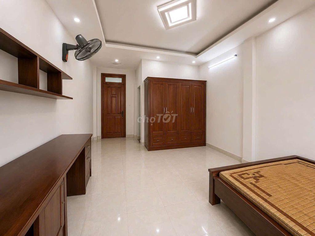 Bán gấp nhà hai mặt tiền hẻm đều thông