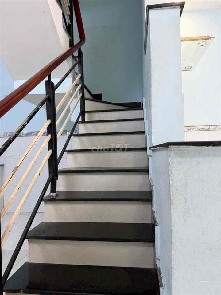 Mặt Tiền ĐƯỜNG gần bề kênh tham lương
