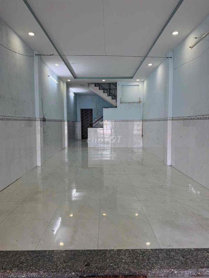 Mặt Tiền ĐƯỜNG gần bề kênh tham lương
