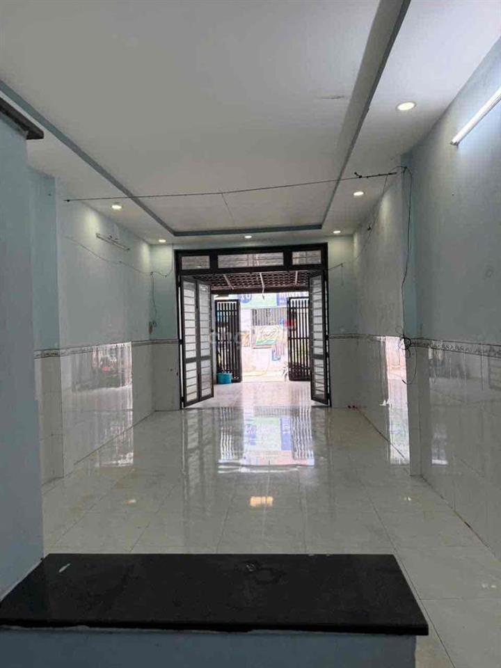 Mặt Tiền ĐƯỜNG gần bề kênh tham lương