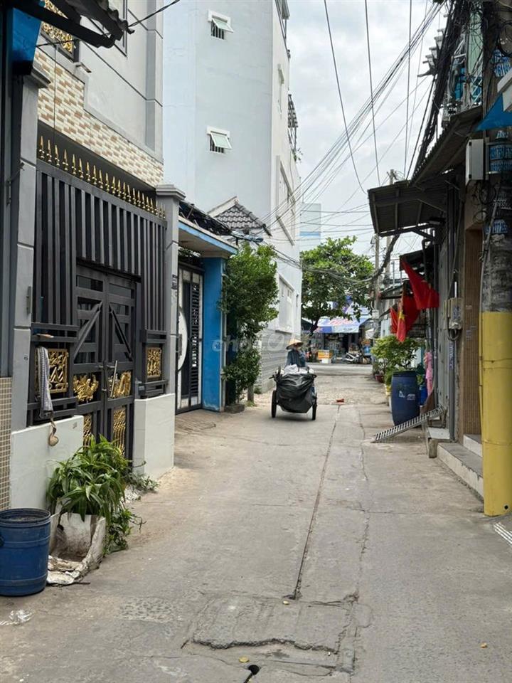 Chính chủ bán nhà hẻm xe hơi đường Lê Đình Cẩn , Phường Tân Tạo