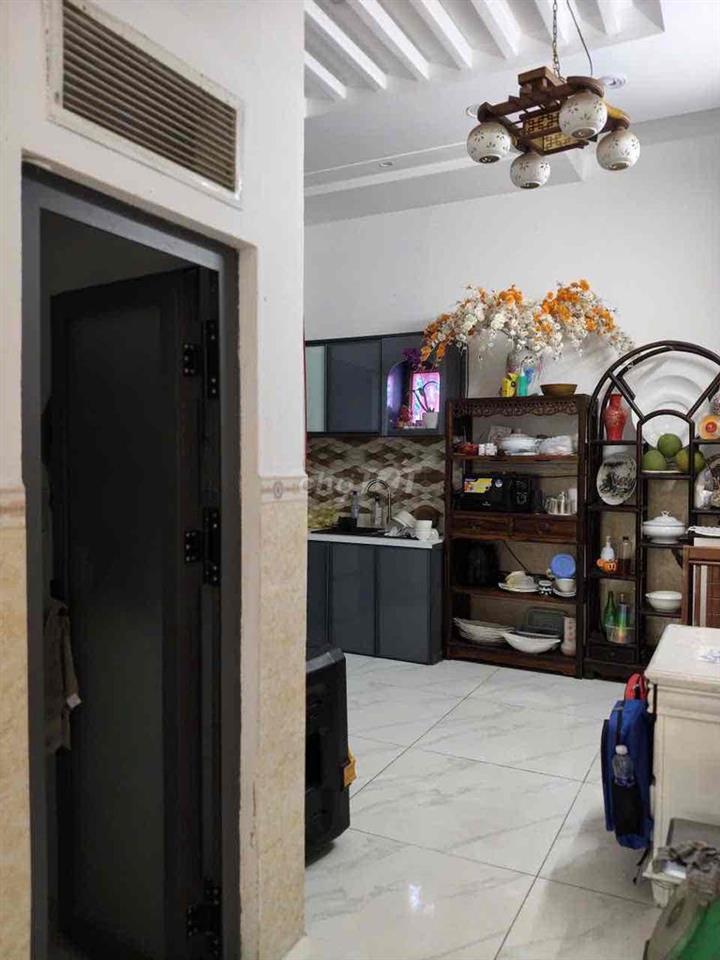 Bán nhà 1sẹc đường 18b, hẻm 8m thông Gò xoài, sổ Hồng, pháp lý chuẩn