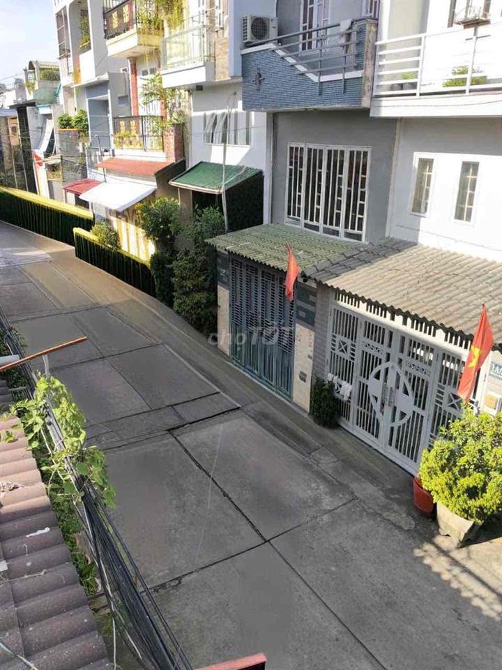 Bán nhà 1sẹc đường 18b, hẻm 8m thông Gò xoài, sổ Hồng, pháp lý chuẩn