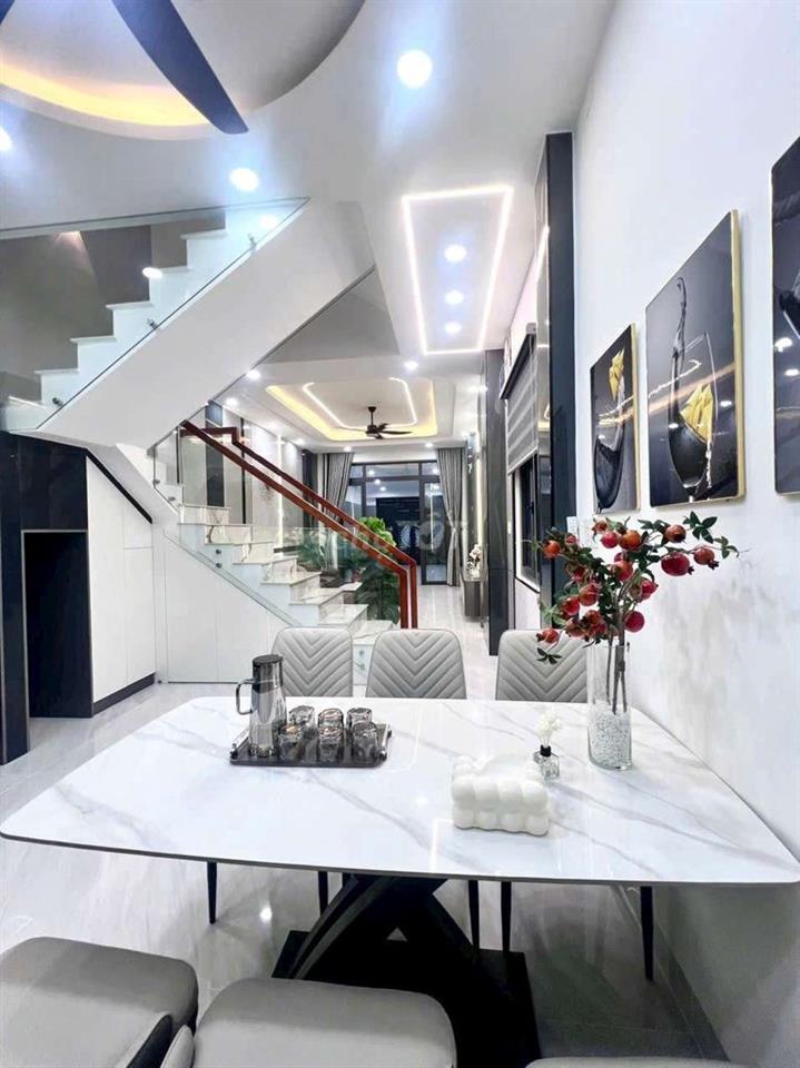 Nhà Góc 2 Mặt Tiền Hẻm Xe Hơi Gần Khu Tên Lửa 5X20