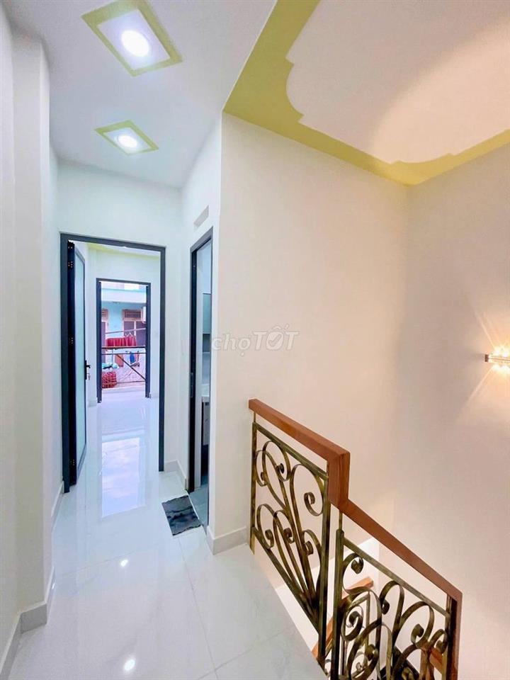 nhà đẹp chủ bán gấp - nhỉnh 3 tỷ - DTSD 60m² - sổ hồng riêng ko QH LG