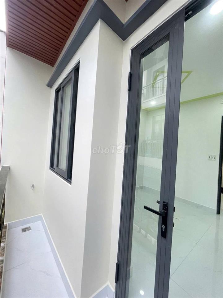 nhà đẹp chủ bán gấp - nhỉnh 3 tỷ - DTSD 60m² - sổ hồng riêng ko QH LG