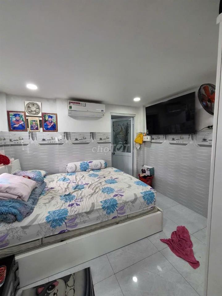Chính chủ bán nhà Q6 - 4 Tầng BTCT - 3PN 3WC - 3,5M X 13M💯SÁT MẶT TIỀN