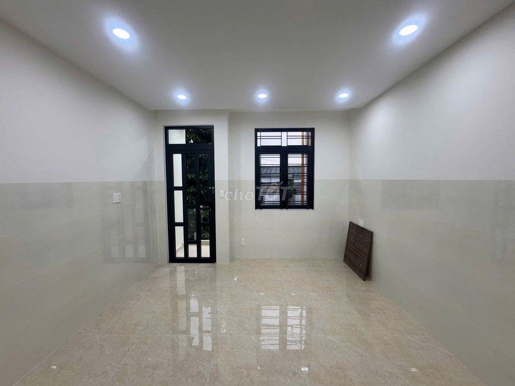 Làm nhà nước chuyển công tác cần bán gấp nhà kiên cố, ở chưa tới 1 năm