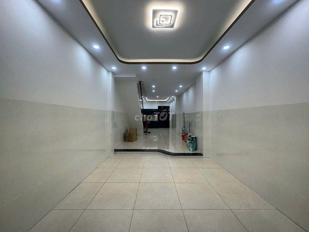 Làm nhà nước chuyển công tác cần bán gấp nhà kiên cố, ở chưa tới 1 năm