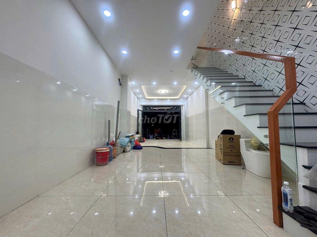 Làm nhà nước chuyển công tác cần bán gấp nhà kiên cố, ở chưa tới 1 năm