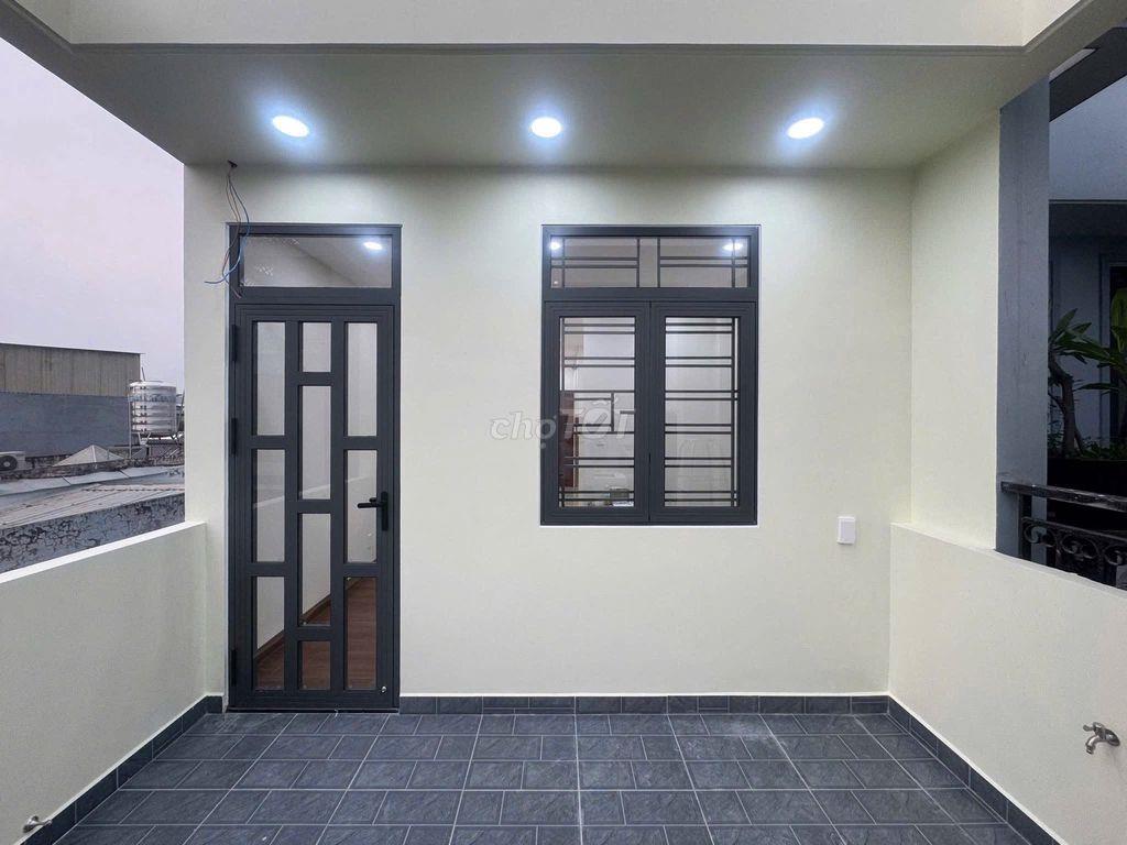 Làm nhà nước chuyển công tác cần bán gấp nhà kiên cố, ở chưa tới 1 năm