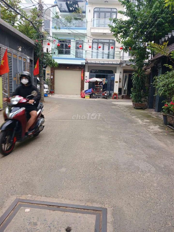 NHÀ HẺM XE HƠI RỘNG