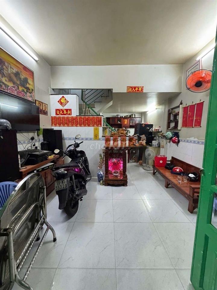 MIẾU BÌNH ĐÔNG - NHÀ 2 TẦNG - 32M2 - 4x8M - VÀI BƯỚC RA MẶT TIỀN 