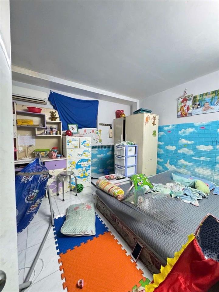 MIẾU BÌNH ĐÔNG - NHÀ 2 TẦNG - 32M2 - 4x8M - VÀI BƯỚC RA MẶT TIỀN 