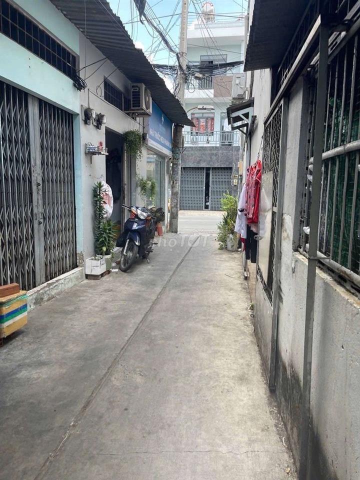 MIẾU BÌNH ĐÔNG - NHÀ 2 TẦNG - 32M2 - 4x8M - VÀI BƯỚC RA MẶT TIỀN 