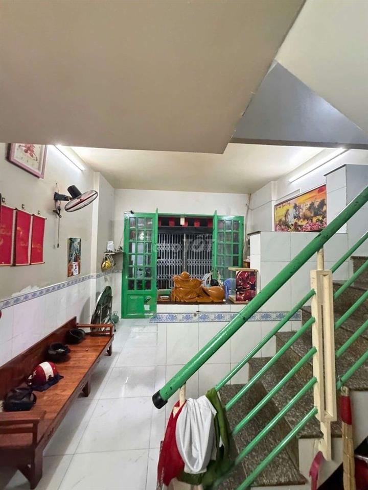 MIẾU BÌNH ĐÔNG - NHÀ 2 TẦNG - 32M2 - 4x8M - VÀI BƯỚC RA MẶT TIỀN 