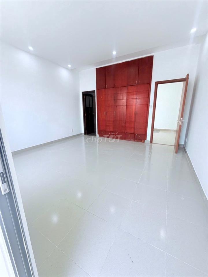 HXH CÁCH MẶT TIỀN CHỈ 6M - NGANG ĐẸP NỞ HẬU - HOÀN CÔNG ĐẦY ĐỦ
