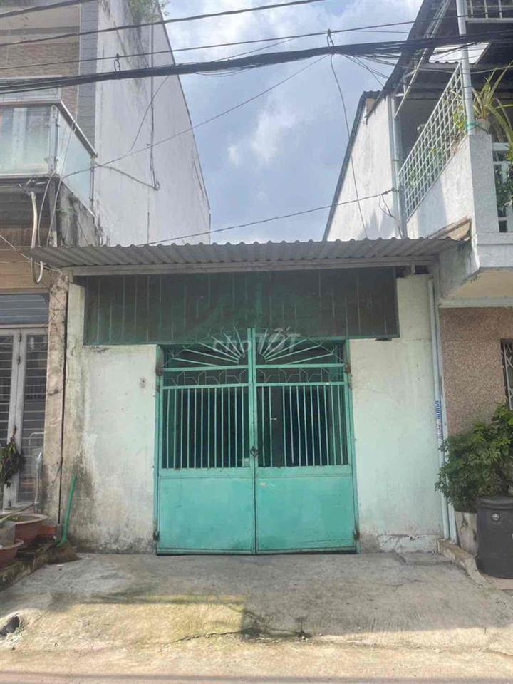 chính chủ cần bán gấp 879/20/8 nha cấp 4  hẻm xe tải 8m thông dt 4x16m