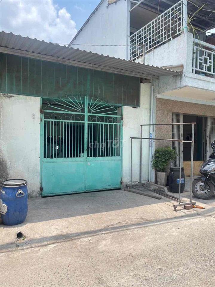 chính chủ cần bán gấp 879/20/8 nha cấp 4  hẻm xe tải 8m thông dt 4x16m