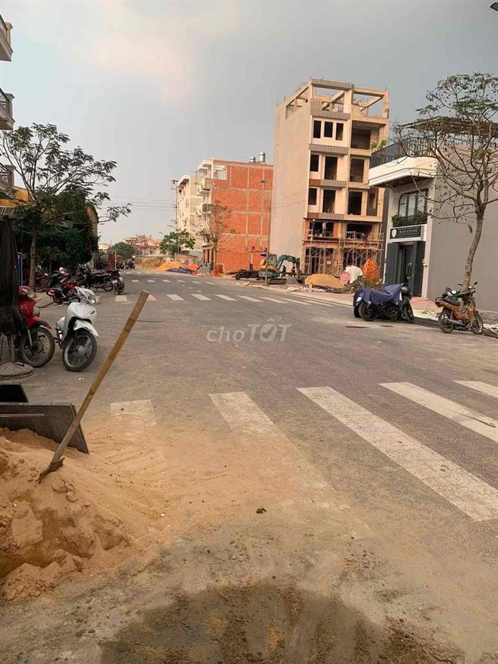 bán nhà đường lê văn quới dt 4x20 đúc 4 tầng
