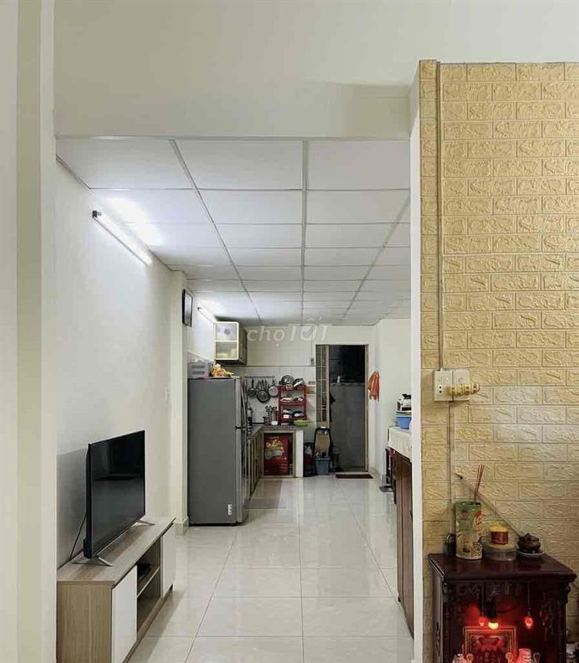 Nhà Tân Phú, HXH thông, ngay Nguyễn Sơn. chỉ 100tr/m2