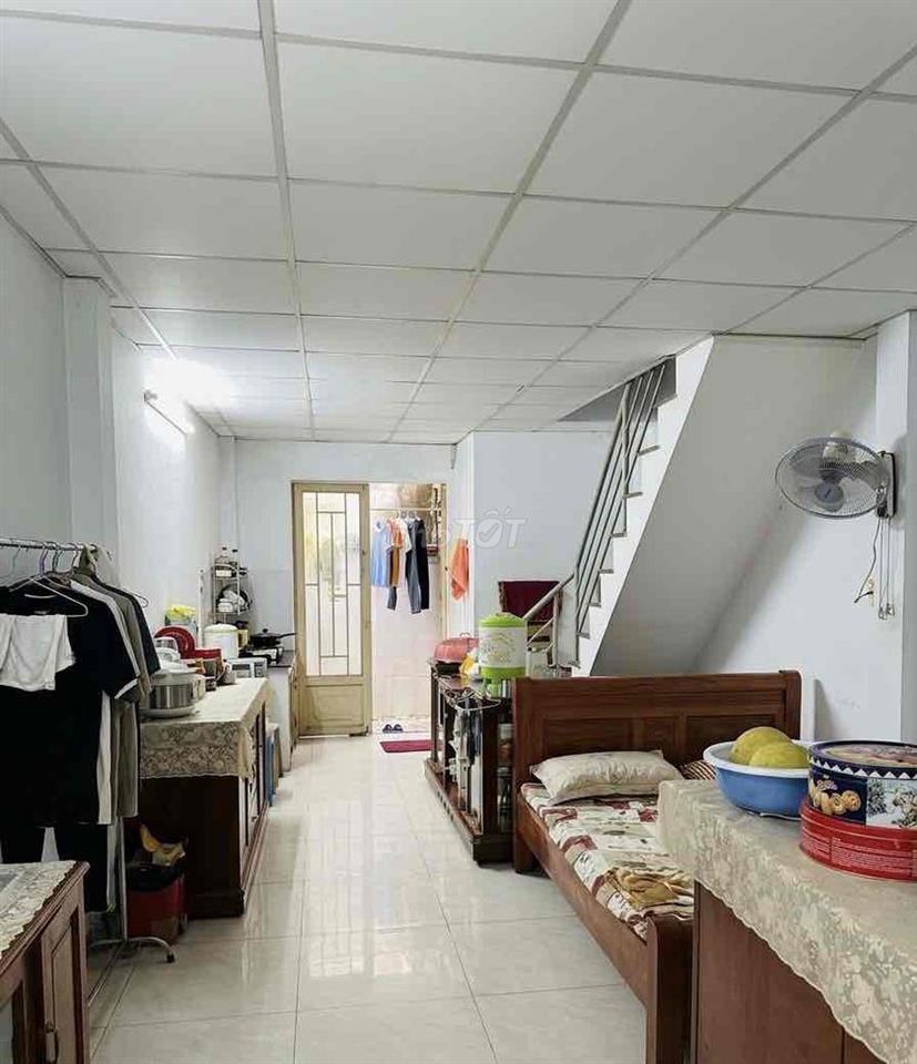 Nhà Tân Phú, HXH thông, ngay Nguyễn Sơn. chỉ 100tr/m2