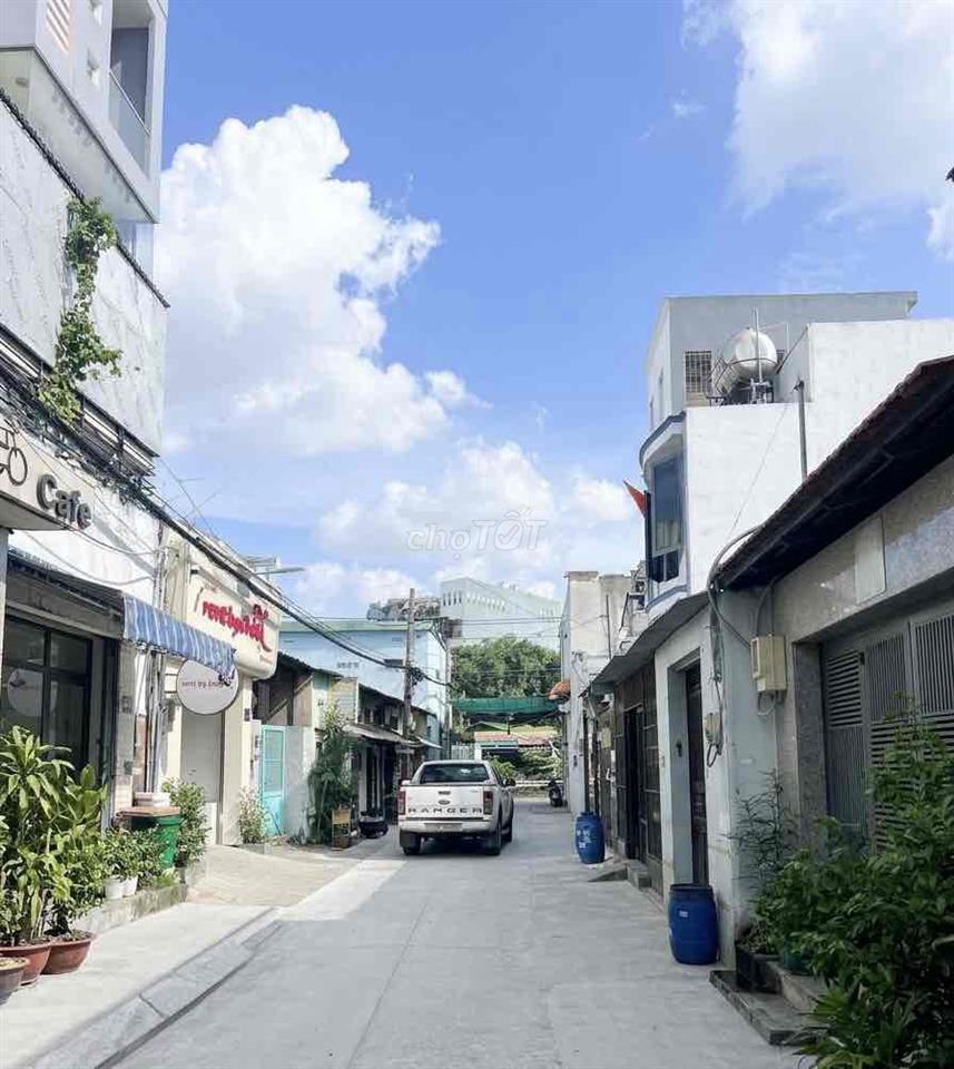 nhà gần Aeon Tân Phú, 4x17m, 3PN, hẻm 8m thông, chỉ 5đ nhỉnh