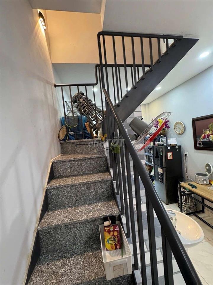 Nhà hẻm Lê Trọng Tấn, Tân Phú, 2 tầng, 30m2, 3 tỷ bớt lộc