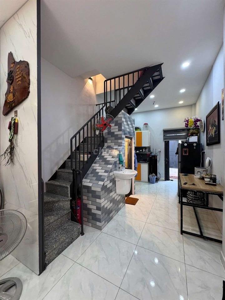 Nhà hẻm Lê Trọng Tấn, Tân Phú, 2 tầng, 30m2, 3 tỷ bớt lộc