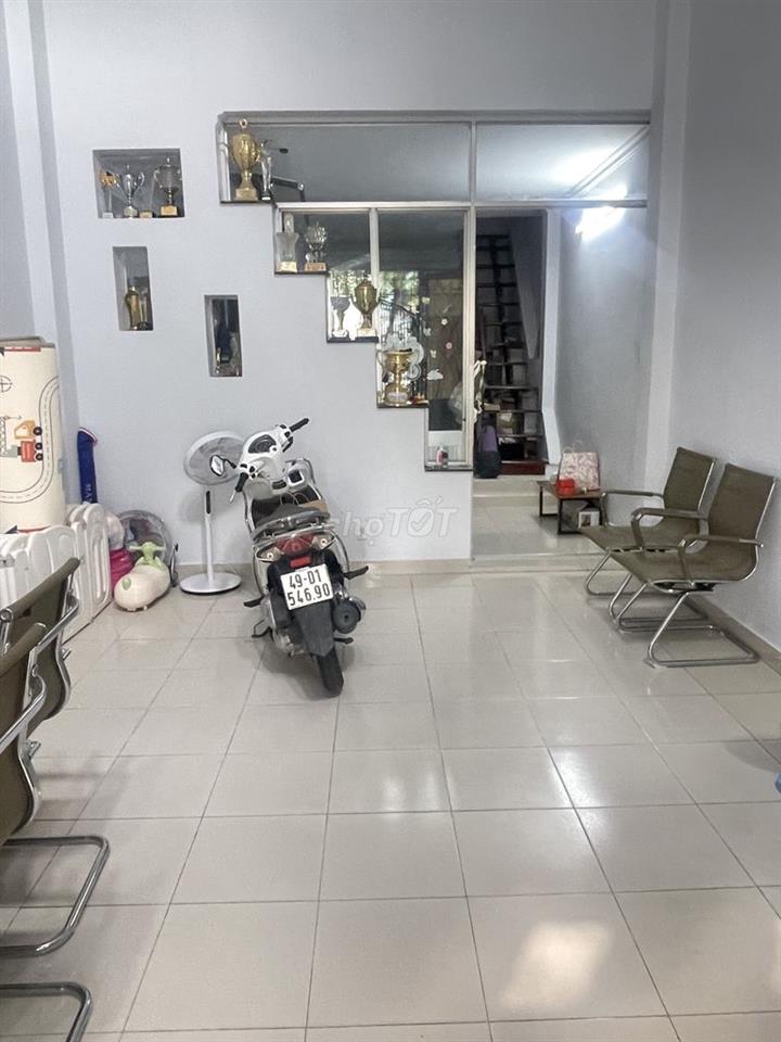 Nhà nguyên căn MT Nguyễn Hữu Dật 4x18 