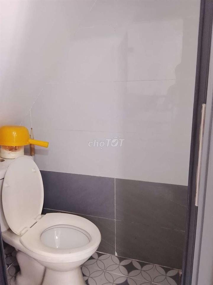 Bán nhà 1 trệt 2 lầu