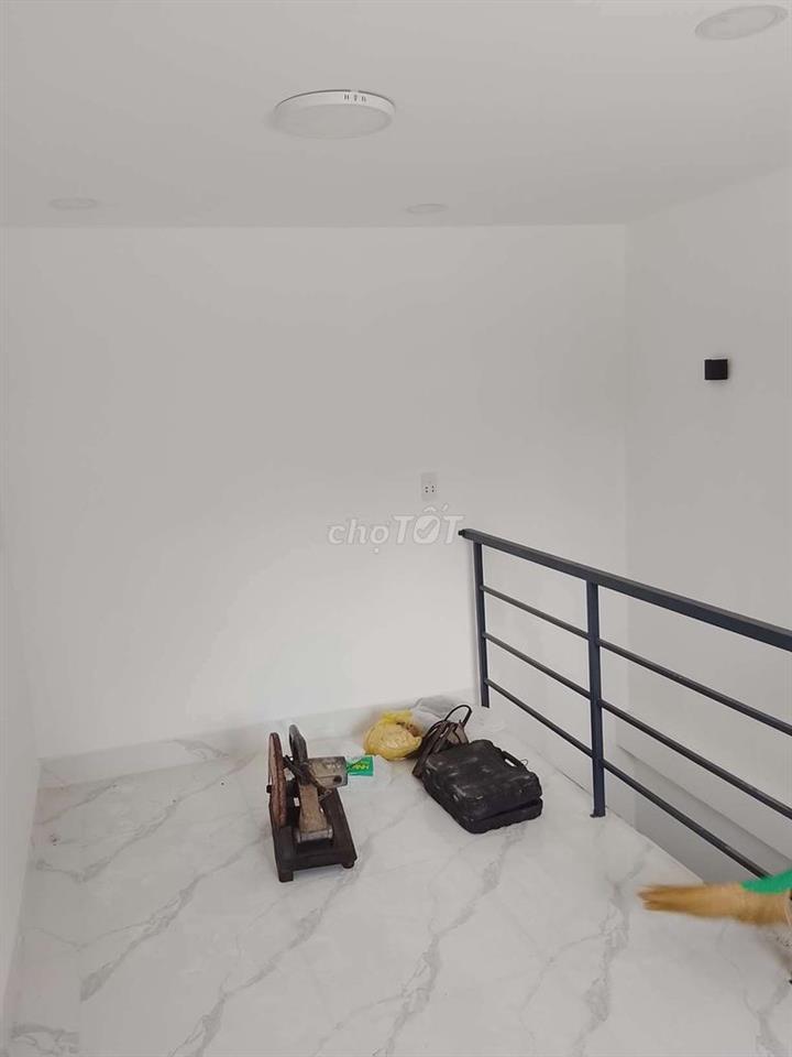 Bán nhà 1 trệt 2 lầu