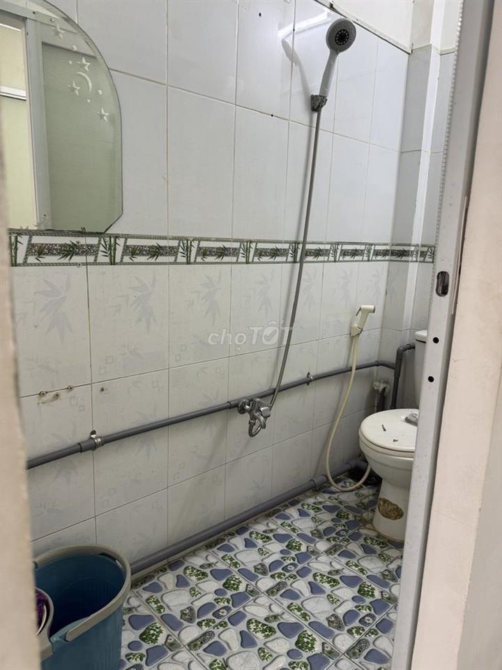 NHÀ XE HƠI TỚI CỬA, VÀO Ở NGAY, GẦN CHỢ HOA ĐẦM SEN, CV ĐẦM SEN