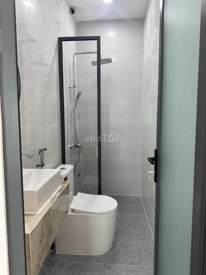 NHÀ MỚI KENG NGANG 4M, 2PN SÁT MẶT TIỂN HOÀNG XUÂN NHỊ 