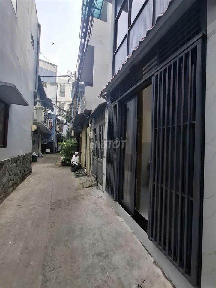 NHÀ MỚI 2PN KHU AN NINH ĐƯỜNG LÝ THƯỜNG KIỆT GIÁP Q10 Q11