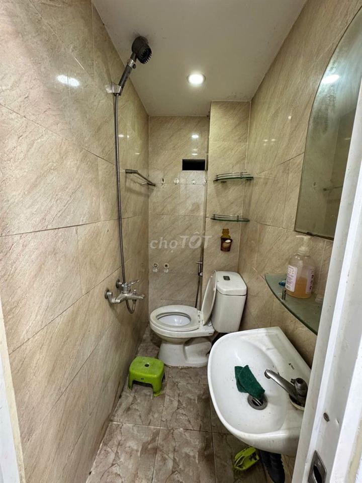 NHÀ SẠCH Ở NGAY 2PN 2WC LẠC LONG QUÂN GẦN CHỢ VẢI TÂN BÌNH