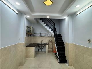 NHÀ SẠCH Ở NGAY 2PN 2WC LẠC LONG QUÂN GẦN CHỢ VẢI TÂN BÌNH