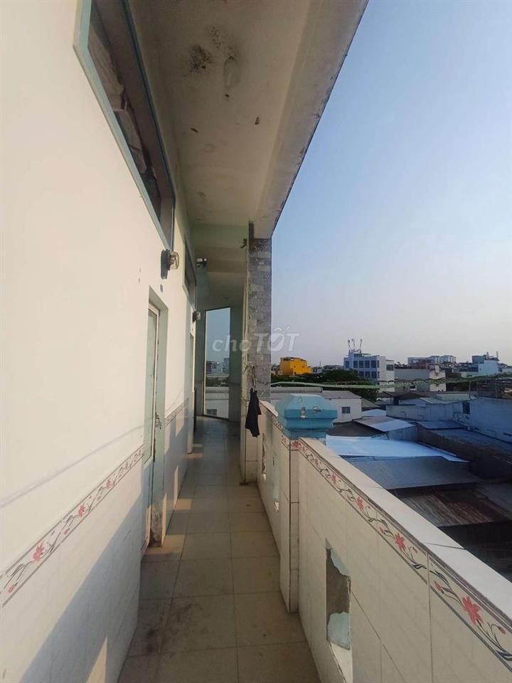 Nhà góc,hẻm thông,vị trí đẹp