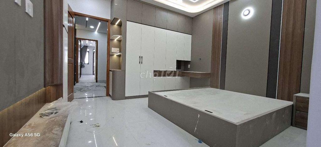 NHÀ TRỤC LÊ VĂN QUỚI - ĐÚC 5.5 TẦNG - GIÁ 11 TỶ 900 TL
